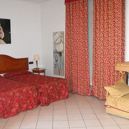 Primotel Hotel 4*