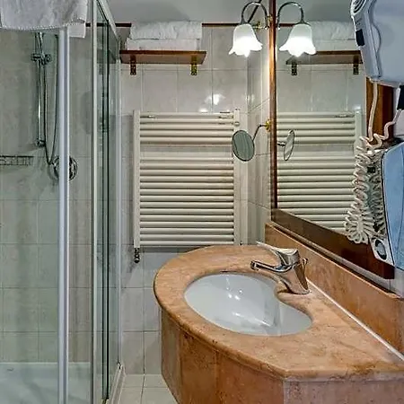 Otel Primotel 4*
