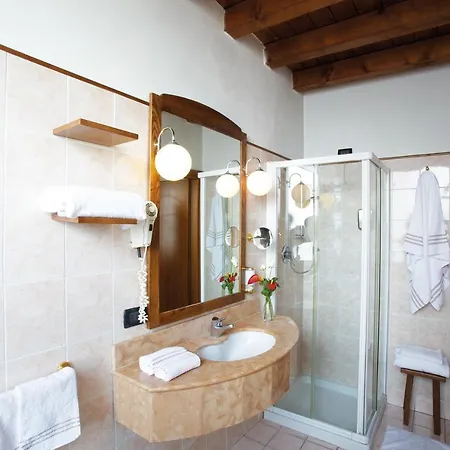 فندق Primotel 4*